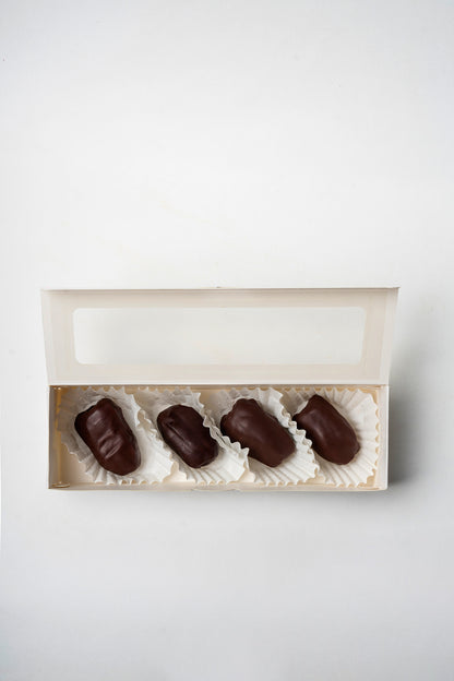 Dátil con pasta de avellana y cubierto en chocolate